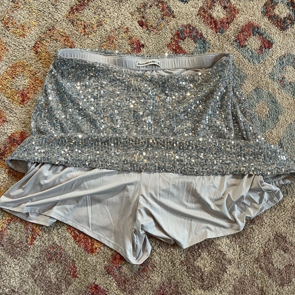 Abercrombie & Fitch Silver Sequin Mini Skirt - Picture 4 of 5